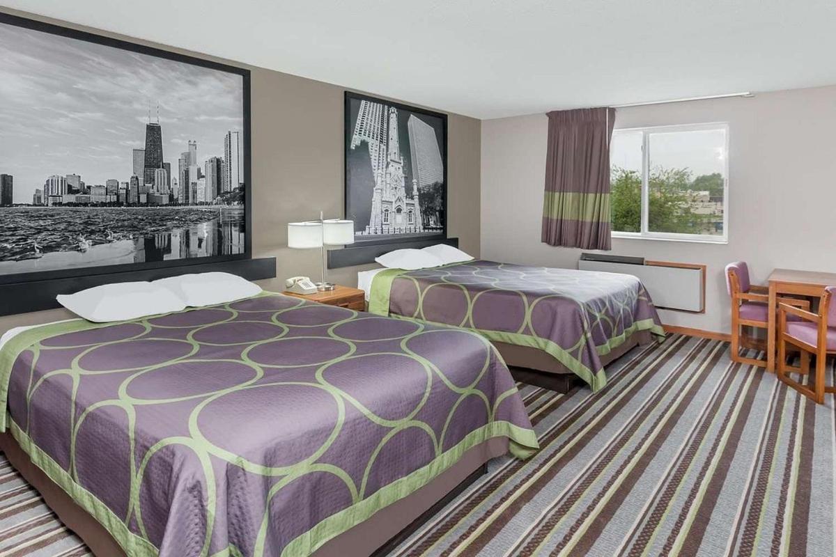 Super 8 By Wyndham Gilman Hotell Eksteriør bilde