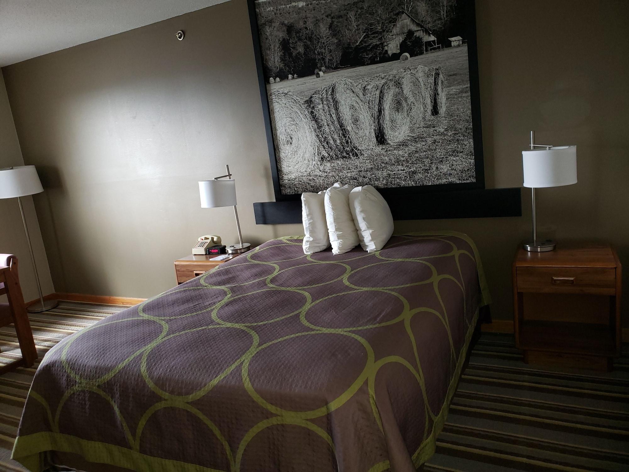 Super 8 By Wyndham Gilman Hotell Eksteriør bilde