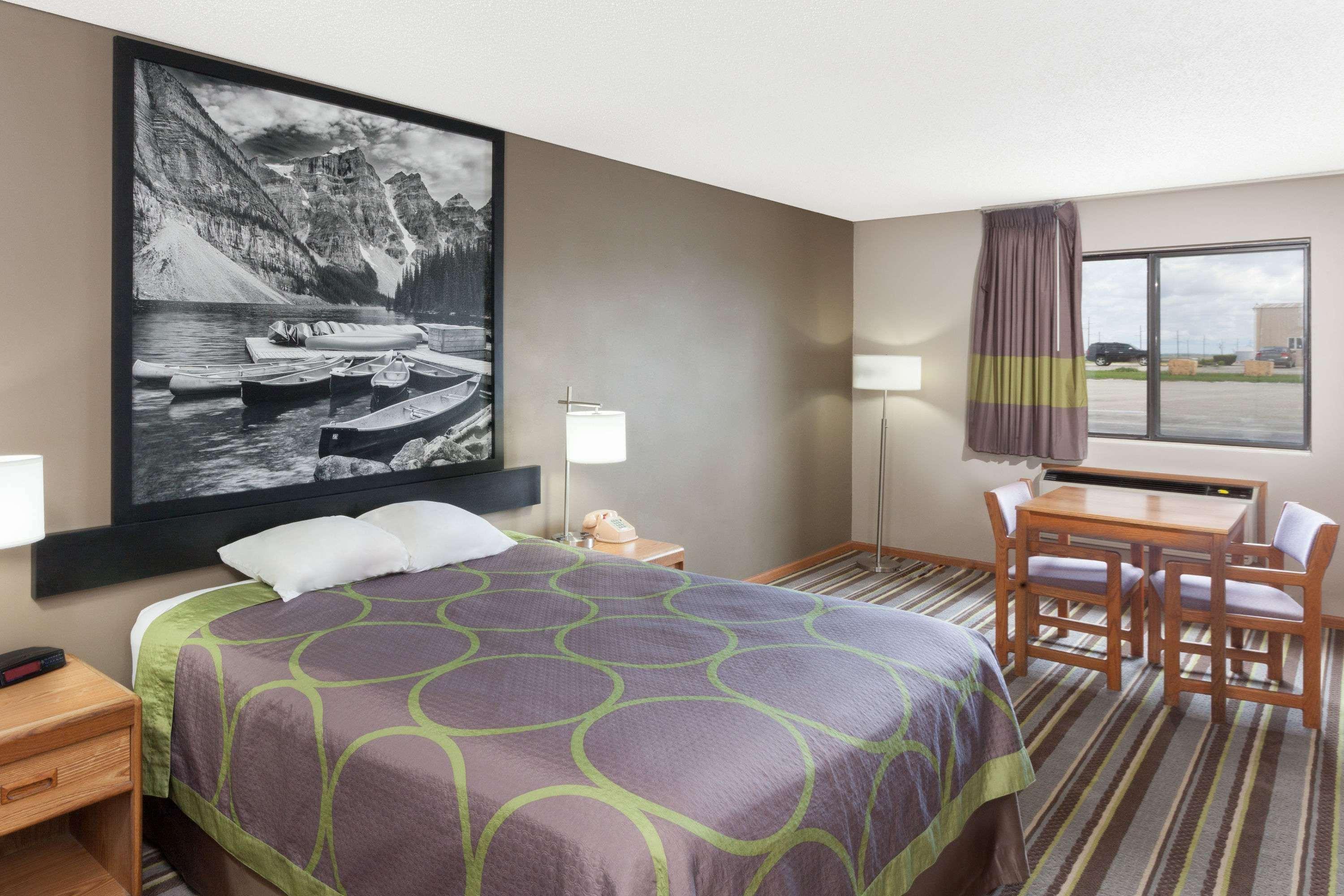 Super 8 By Wyndham Gilman Hotell Eksteriør bilde