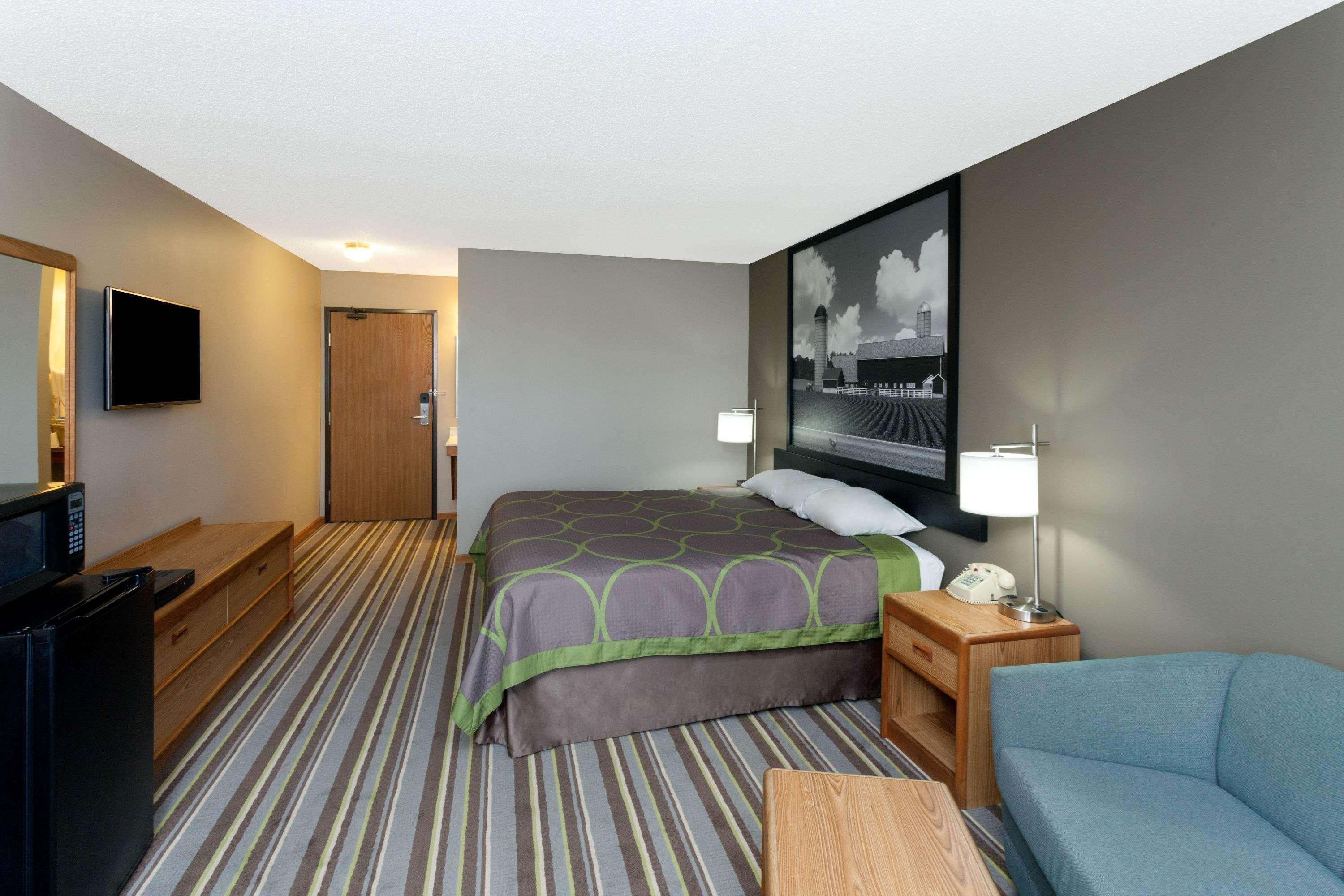 Super 8 By Wyndham Gilman Hotell Eksteriør bilde